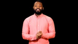 Стихотворение Если жизнь тебя обманет читает Бэтатела Арминду