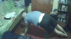 Попытка простоять в планке 2 часа (часть 2) (несжатое)