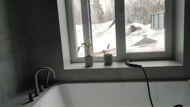 Мы переехали. Из Германии в Россию. Разгружаем прицеп.