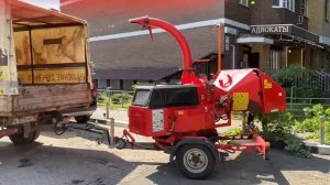 Переработка веток в щепу дробилкой GreenMech 19-28 TT