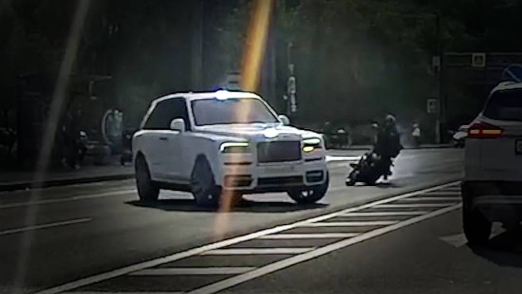 Штрафы собирает пачками: что известно о бизнесмене на Rolls-Royce, сбившем байкера