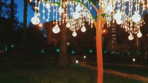 Волшебное световое дерево с золотыми яблоками