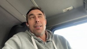 Найти и срочно выслать из страны