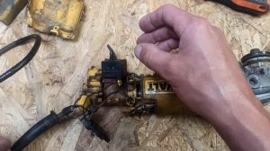 Ремонт DeWALT DWE4217. Утопленник