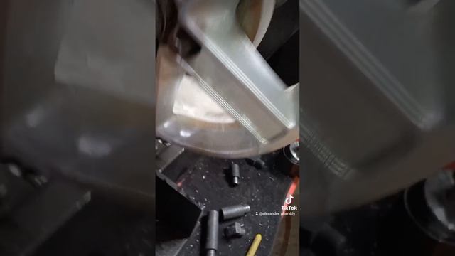 Прокатка и сварка алюминиевого диска смотреть онлайн