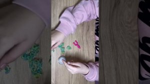 Браслет перчатка из резиночек🧤#перчатка#резиночки