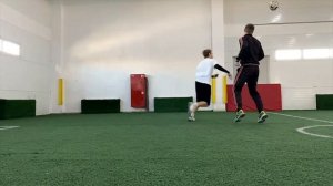 15 КРАСИВЫХ СПОСОБОВ ПЕРЕКИНУТЬ МЯЧ ЧЕРЕЗ СОПЕРНИКА / О