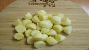 Картофель кусочками в духовке