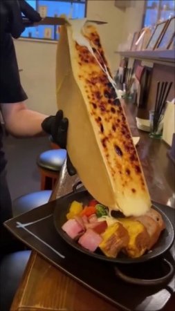когда попросили побольше сыра 🧀🧀