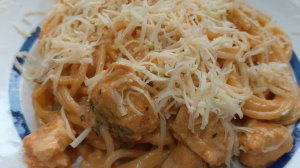 Паста "по итальянски" с помидорным соусом и курицей из доступных продуктов! Очень вкусно!