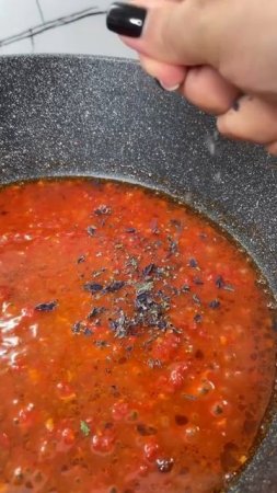 Паста в сливочно - томатном соусе