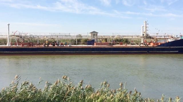 Проход сухогруза по каналу. смотреть онлайн