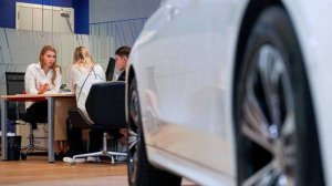 Дилеры сообщили об упразднении скидок на машины летом