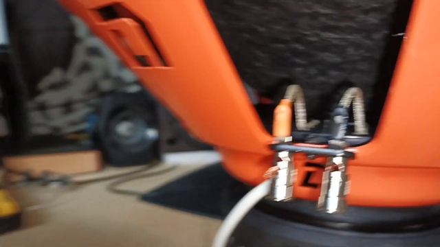 Теперь у меня две 18хи - DL Audio Phoenix Black Bass 18 и моя старая смотреть онлайн