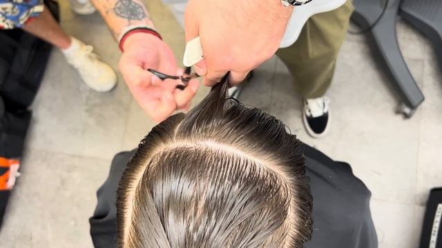 Урок 2 Стрижка текстурный Квиф от Давида Бадалова смотреть онлайн