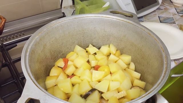 Вкусный голень с картошкой. смотреть онлайн