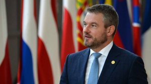 Президент Словакии заявил о невозможности референдума об отмене санкций против РФ