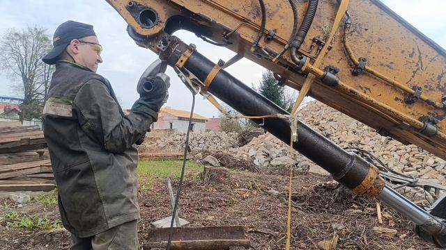 Сварка гидроцилиндра прямо на технике смотреть онлайн