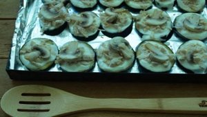 Баклажаны, фаршированные курицей и грибами