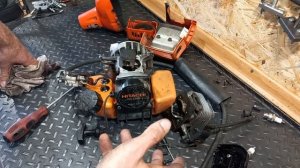 Бензокоса  Hitachi CG28EJ - не запускається