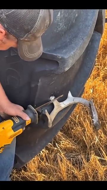 Олень (deer) присоединился (join) к трактору. Теперь это Join Deer. смотреть онлайн