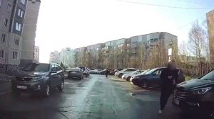 Подросток в Югре поджег четыре автомобиля по указанию мошенников
