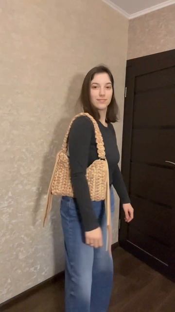 Снять МК на такую модель сумки? #вязанаясумка #вяжу #вязаниекрючком #crochet #crochetbag #shorts смотреть онлайн