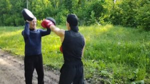 Удары с расслаблением через наклон.