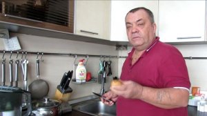 Как быстро почистить лук  Мой способ