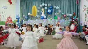 Танец снежинок в подготовительной группе