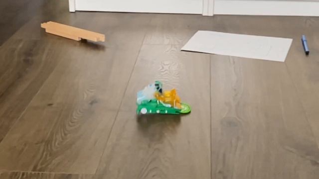 Машинка-трансформер Фроузен Сноу Дикие Скритчеры. Screec смотреть онлайн