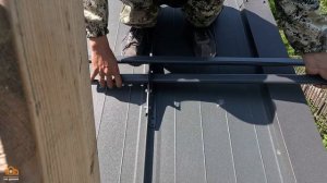 Монтаж снегозадержателей на кликфальц