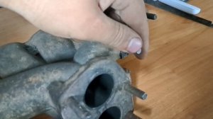 Заменил шпильку на выпускном коллекторе