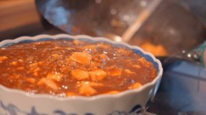 Inside a Tiny Japanese Diner: Home-Style Pork Soup and Tamagoyaki おばんざい鈴