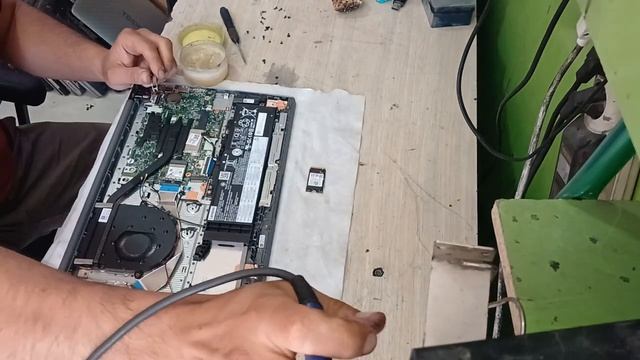 lenovo не заряжается смотреть онлайн