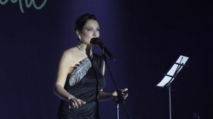 «Она мешала им быть хорошими» — живая поэзия Natura Moya: голос женщины, нарушающей шаблоны.