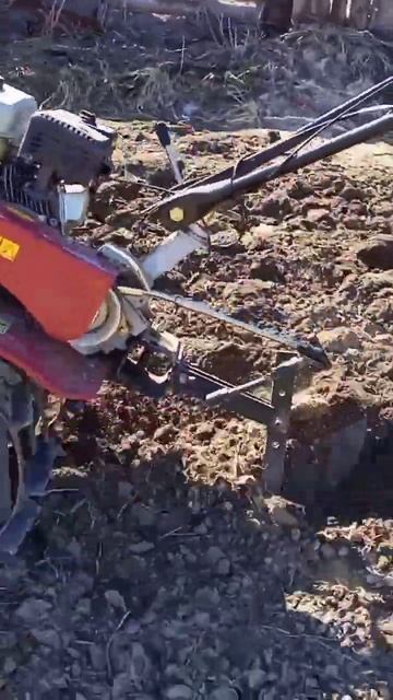 Весенняя вспашка огорода 2023 смотреть онлайн