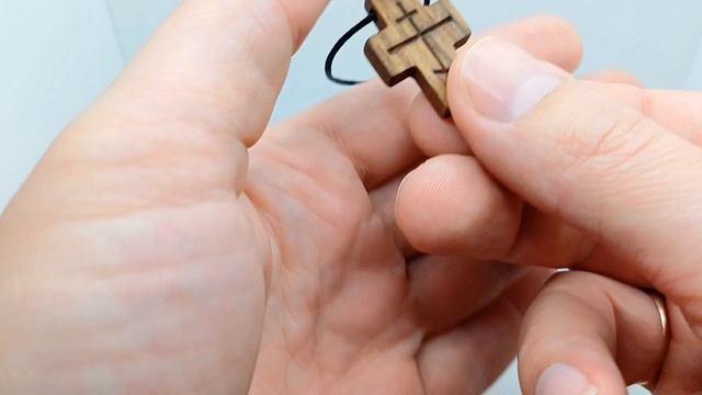 Крестик из дерева. Деревянный нательный крест из Ореха. Ручная работа.