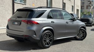 Mercedes GLE 300 - оклейка кузова цветной полиуретановой пленкой, замена решетки и антихром