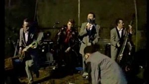 "4х4 Охота на лис" 2006 - Короткий сюжет про поюще-пьющего Ежа (ударник группы "Мистер Твистер")