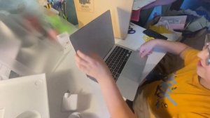 Распаковка и настройка ноутбука Apple MacBook Air 13