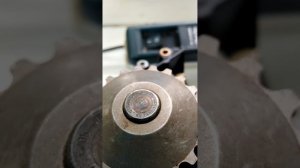 Осмотр снятой оригинальной помпы Пежо-307 дв. 2л. 140л. EW10A