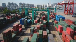 Оборот Китая и США упал на 20% в апреле из-за торговых войн