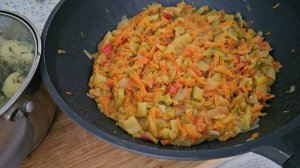 Семья Сытник- Маска для лица с клубникой.