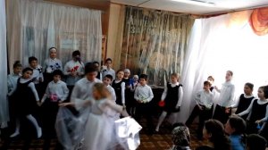 Танец на Пасху. Выступление воспитанников Дома Милосе