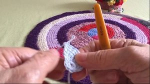 Коврик из остатков пряжи в тунисской технике вязание ?