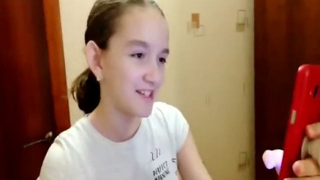 Когда блогера просят убрать телефон смотреть онлайн