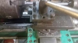 Токарный станок ТВ 7М. Нарезаю левую трапециидальную р