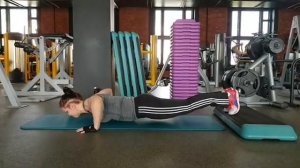 Отжимания со степа. Отжимания с усложнением, когда обы