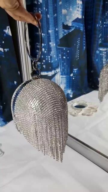 Невероятно красивая сумочка из страз достойная красной дорожки